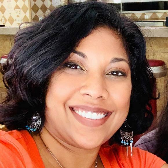 Meet your Posher, Glenda - Picture 1 of 1